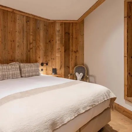 Rustic 1850 Apartment Courchevel
